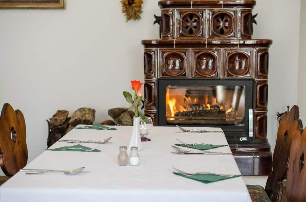 Lesni Hotel Perslak Nová Bystřice Eksteriør billede